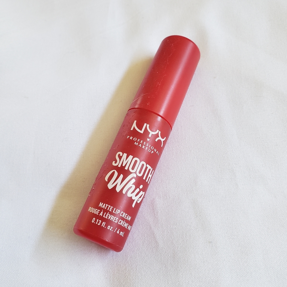 NYX Smooth Whip Matte Lip Cream, Moisturizing, Liquid Lipstick - Cherry Creme